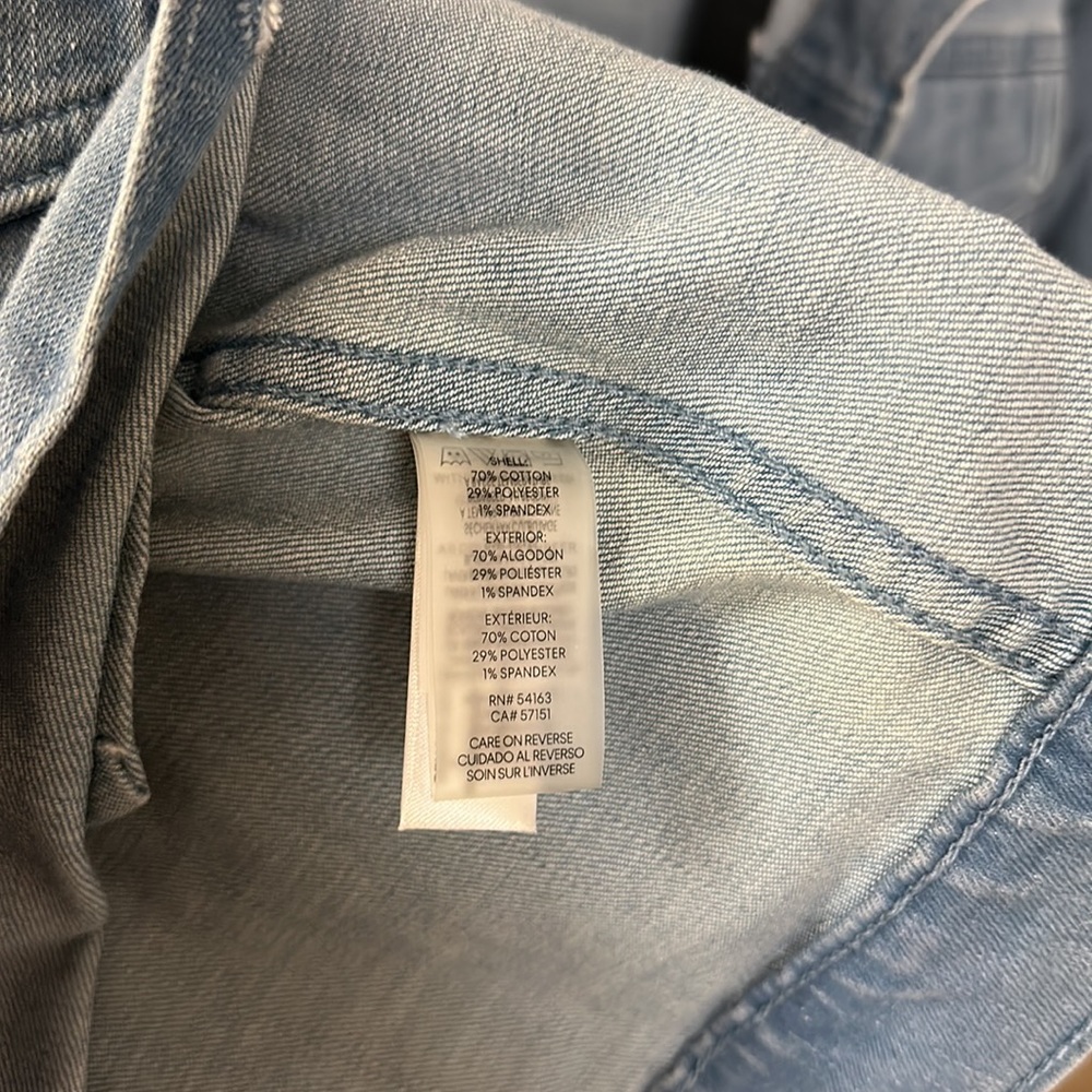 🔥🔥🔥NWT Calvin Klein Cropped Jean Jacket - Picture 10 of 12